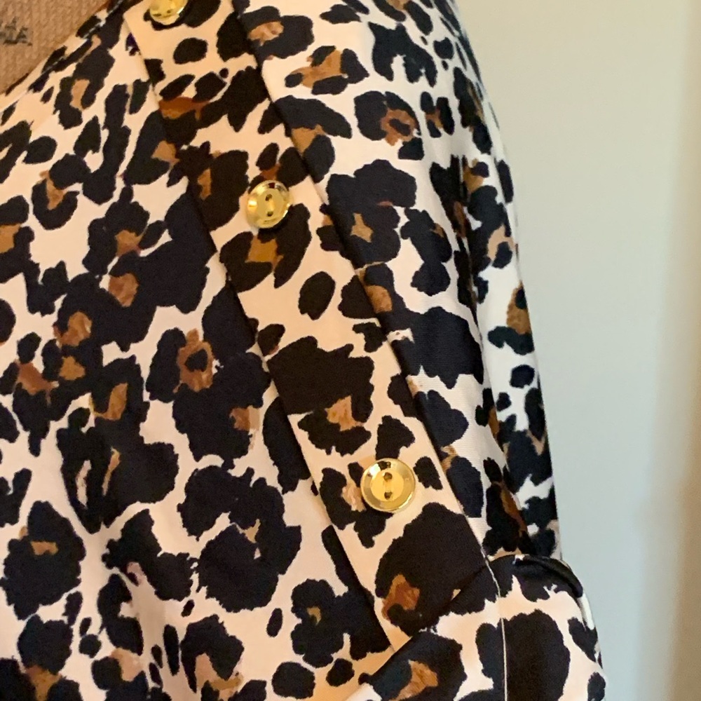 LAST ONE! Gorgeous leopard print blouse-New! - Picture 3 of 5